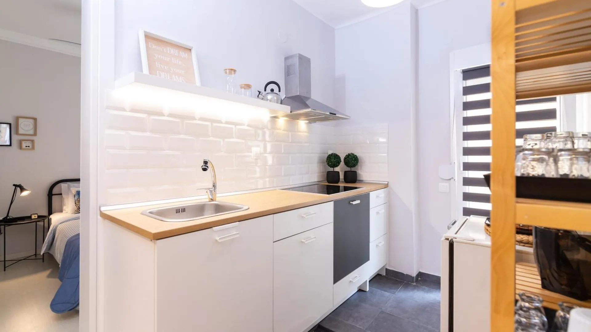 F & B Collection - 2 Bedroom Flat Thessaloniki Greece